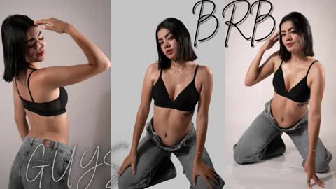 Snapshot of mia_kisses2 chatting on December 2, 2:17 am Mia online show from December 2, 2:17 am