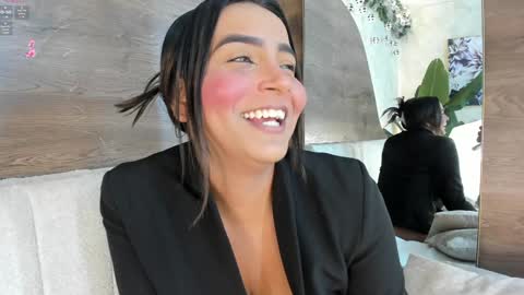 Snapshot of mia_lacy chatting on December 22, 1:45 am mia_lacy online show from December 22, 1:45 am