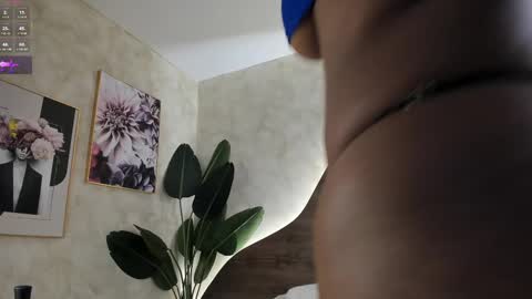 Snapshot of mia_lacy chatting on February 26, 10:53 pm mia_lacy online show from February 26, 10:53 pm