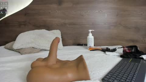Snapshot of mia_lacy chatting on March 12, 10:39 pm mia_lacy online show from March 12, 10:39 pm