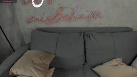 Snapshot of mia_liwis chatting on October 15, 1:17 am Minnie online show from October 15, 1:17 am