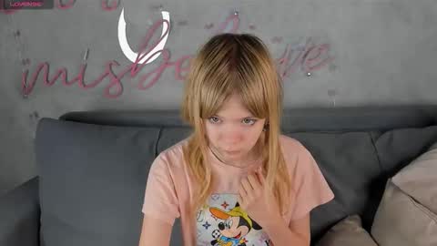 Snapshot of mia_liwis chatting on October 15, 1:22 pm Minnie online show from October 15, 1:22 pm