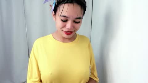 M I A online show from October 27, 7:23 am