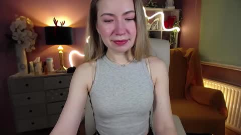 Mia online show from January 4, 7:24 am