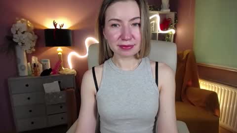 Mia online show from January 10, 11:11 am