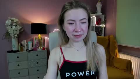 Mia online show from January 27, 7:35 am