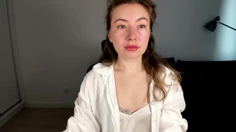 Mia online show from February 16, 7:26 am