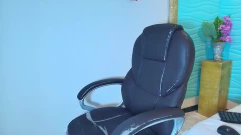 mia montess online show from January 16, 6:23 pm