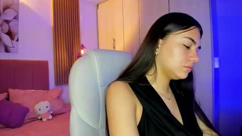 Mia Nevaeh - follow me online show from January 9, 8:32 pm
