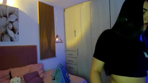 Mia Nevaeh - follow me online show from January 18, 4:55 pm