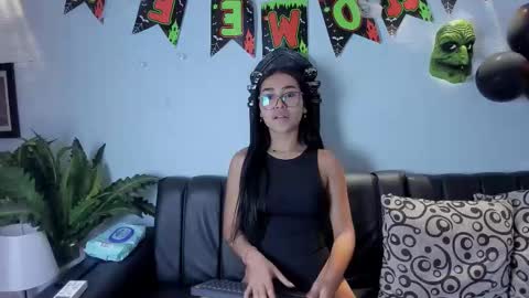 Snapshot of mia_petite72 chatting on October 6, 11:24 pm mia_petite72 online show from October 6, 11:24 pm