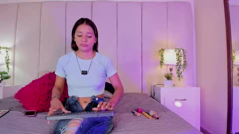 Snapshot of mia_rousse25 chatting on September 18, 2:19 pm mia rousse25 online show from September 18, 2:19 pm