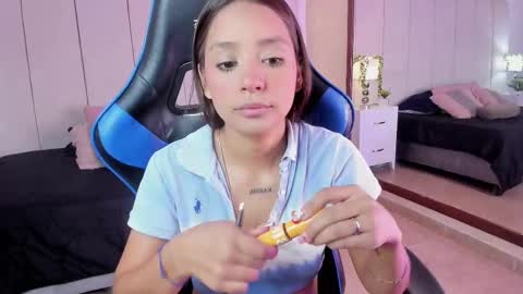 Snapshot of mia_rousse25 chatting on October 1, 1:39 pm mia rousse25 online show from October 1, 1:39 pm