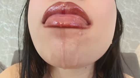 Snapshot of mia_roux13 chatting on January 6, 10:26 pm Mia Roux online show from January 6, 10:26 pm