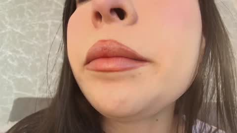 Snapshot of mia_roux13 chatting on January 7, 1:28 am Mia Roux online show from January 7, 1:28 am