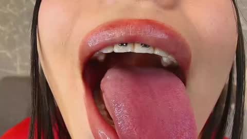 Snapshot of mia_roux13 chatting on February 27, 9:58 pm Mia Roux online show from February 27, 9:58 pm