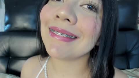 Snapshot of mia_roux13 chatting on November 14, 2:32 am Mia Roux online show from November 14, 2:32 am