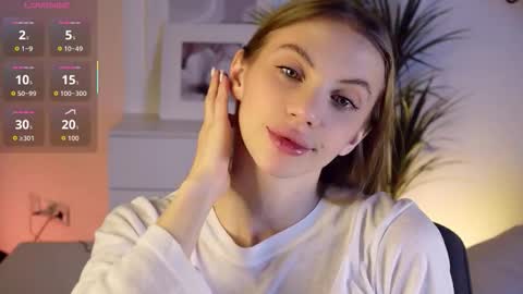 Mia online show from November 17, 6:08 am