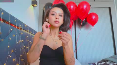 Mia online show from January 15, 7:37 am