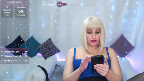 Snapshot of mia_sunn chatting on February 17, 2:42 am mia_sunn online show from February 17, 2:42 am