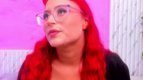 Snapshot of mia_tailor_bms chatting on December 15, 11:47 am Mia online show from December 15, 11:47 am