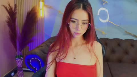 Snapshot of mia_tf chatting on October 4, 1:20 pm Mia online show from October 4, 1:20 pm