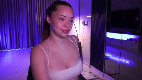 VixenMia online show from September 29, 2:27 am