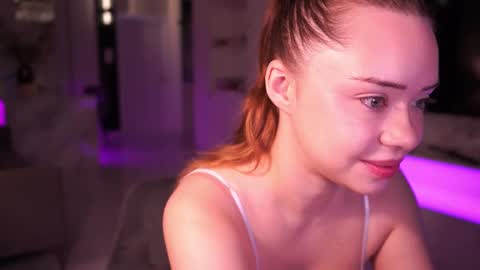 VixenMia online show from December 15, 3:44 am