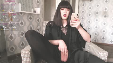 Snapshot of mia_wallase chatting on January 9, 10:41 am mia_wallase online show from January 9, 10:41 am