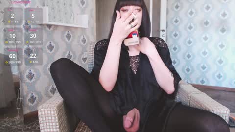 Snapshot of mia_wallase chatting on February 5, 8:32 am mia_wallase online show from February 5, 8:32 am