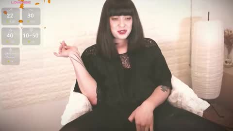 Snapshot of mia_wallase chatting on November 23, 5:40 am mia_wallase online show from November 23, 5:40 am