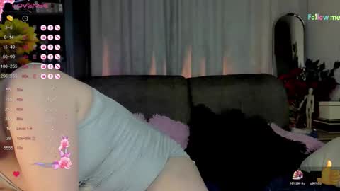 Snapshot of mia_wintermood chatting on November 10, 7:07 am MelaniaMia online show from November 10, 7:07 am