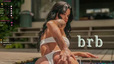 Snapshot of mia_world_ chatting on February 16, 3:26 am online show from February 16, 3:26 am