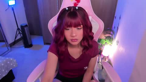 Snapshot of miaa_06 chatting on November 28, 10:01 pm mia nicolle online show from November 28, 10:01 pm