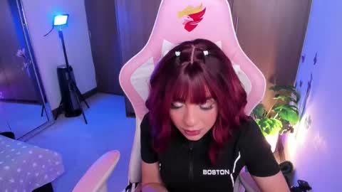 Snapshot of miaa_06 chatting on December 18, 12:27 am mia nicolle online show from December 18, 12:27 am