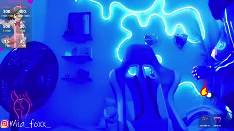 Snapshot of miaa_foxx_ chatting on February 17, 3:15 am Mia online show from February 17, 3:15 am