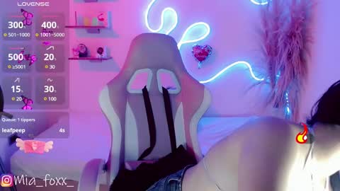 Snapshot of miaa_foxx_ chatting on March 4, 9:22 pm Mia online show from March 4, 9:22 pm