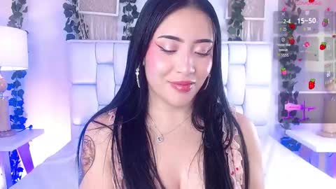 Mia online show from October 5, 11:52 am