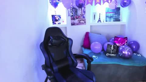       online show from September 30, 12:32 pm