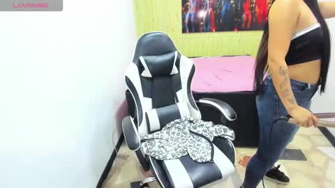       online show from December 2, 2:45 pm