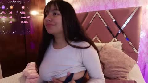 Snapshot of miaa_smiith1 chatting on February 17, 12:05 pm miaa_smiith1 online show from February 17, 12:05 pm