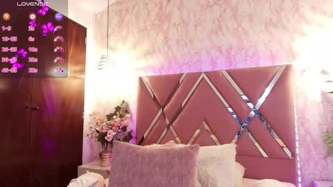 Snapshot of miaa_smiith1 chatting on March 1, 3:38 pm miaa_smiith1 online show from March 1, 3:38 pm