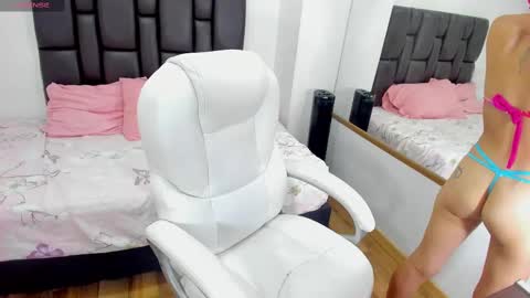 Snapshot of miaa_sofiaa chatting on January 17, 3:43 pm mia sofia online show from January 17, 3:43 pm