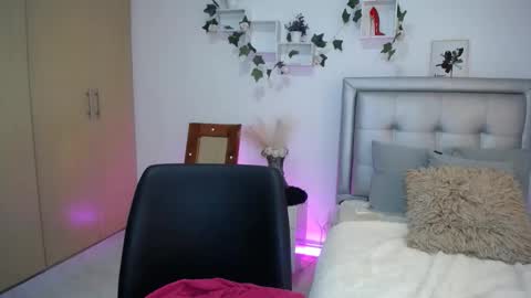 Snapshot of miaa_star_1x chatting on November 15, 11:40 am miaa_star_1x online show from November 15, 11:40 am