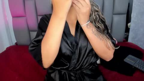 Mia online show from February 26, 12:03 pm