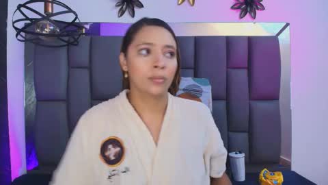 Mia online show from January 11, 12:10 pm