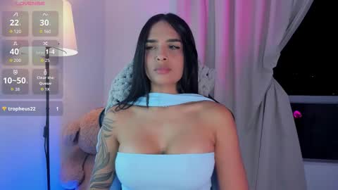 Mia online show from November 6, 3:07 am