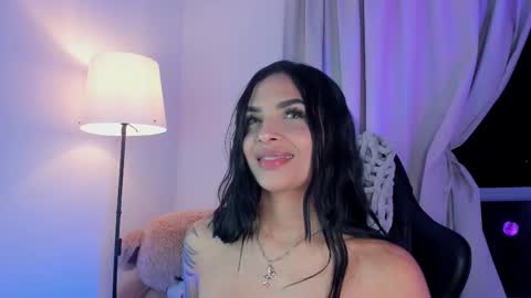 Mia online show from November 12, 4:57 am