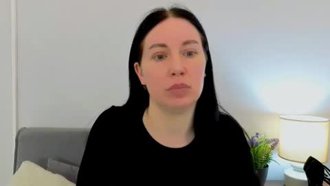 Mia online show from March 27, 5:01 pm