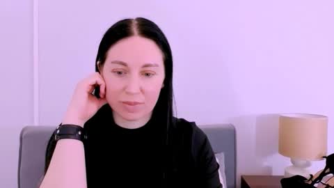 Mia online show from April 13, 3:39 pm